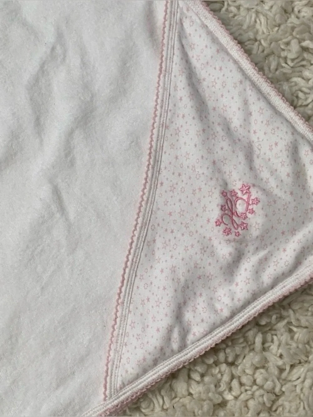 Tommy Hilfiger sweet  White & Pink hooded Baby Towel  with Matching mitten NWOT